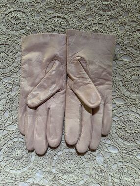 Ladies Blush Pink 100% Leather Gloves Black Thinsulate Lining Sz M Exc Condition